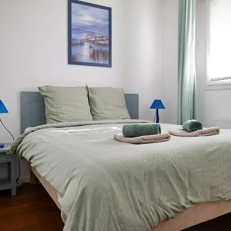 Pour 2-4 Personnes Piscine Commune Et Parking Privatif Appartement *